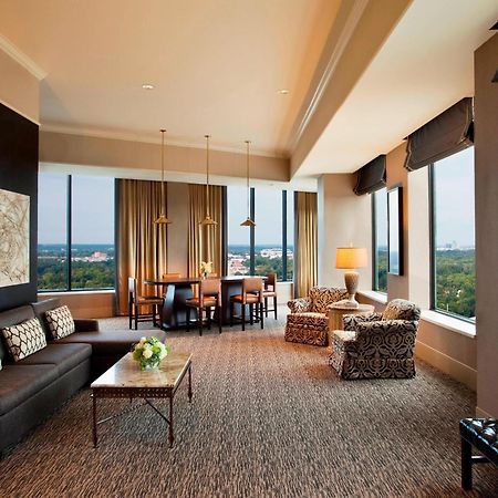 Sheraton Ґрінсборо Екстер'єр фото